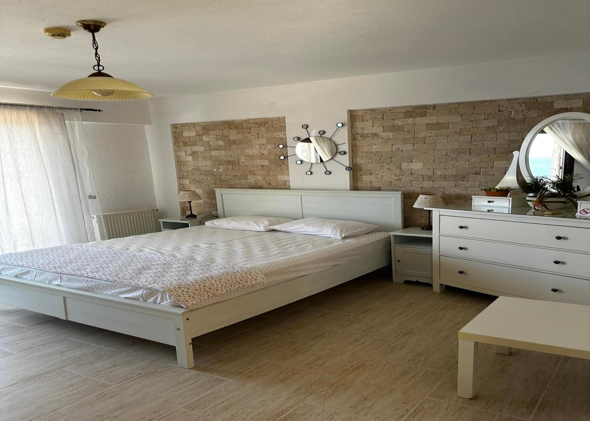 קרבורון Nergis Hotel מראה חיצוני תמונה