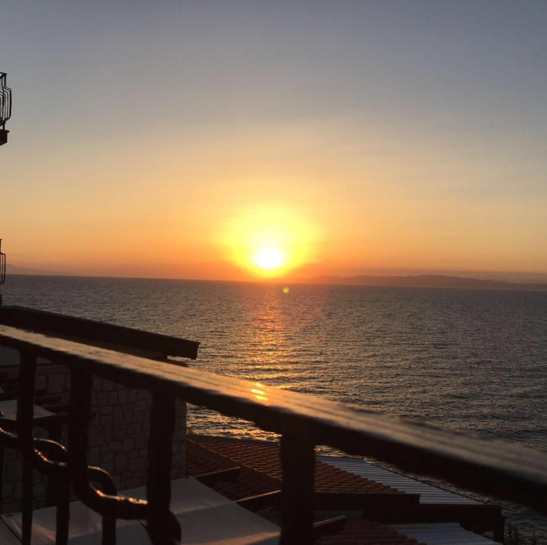 קרבורון Nergis Hotel מראה חיצוני תמונה