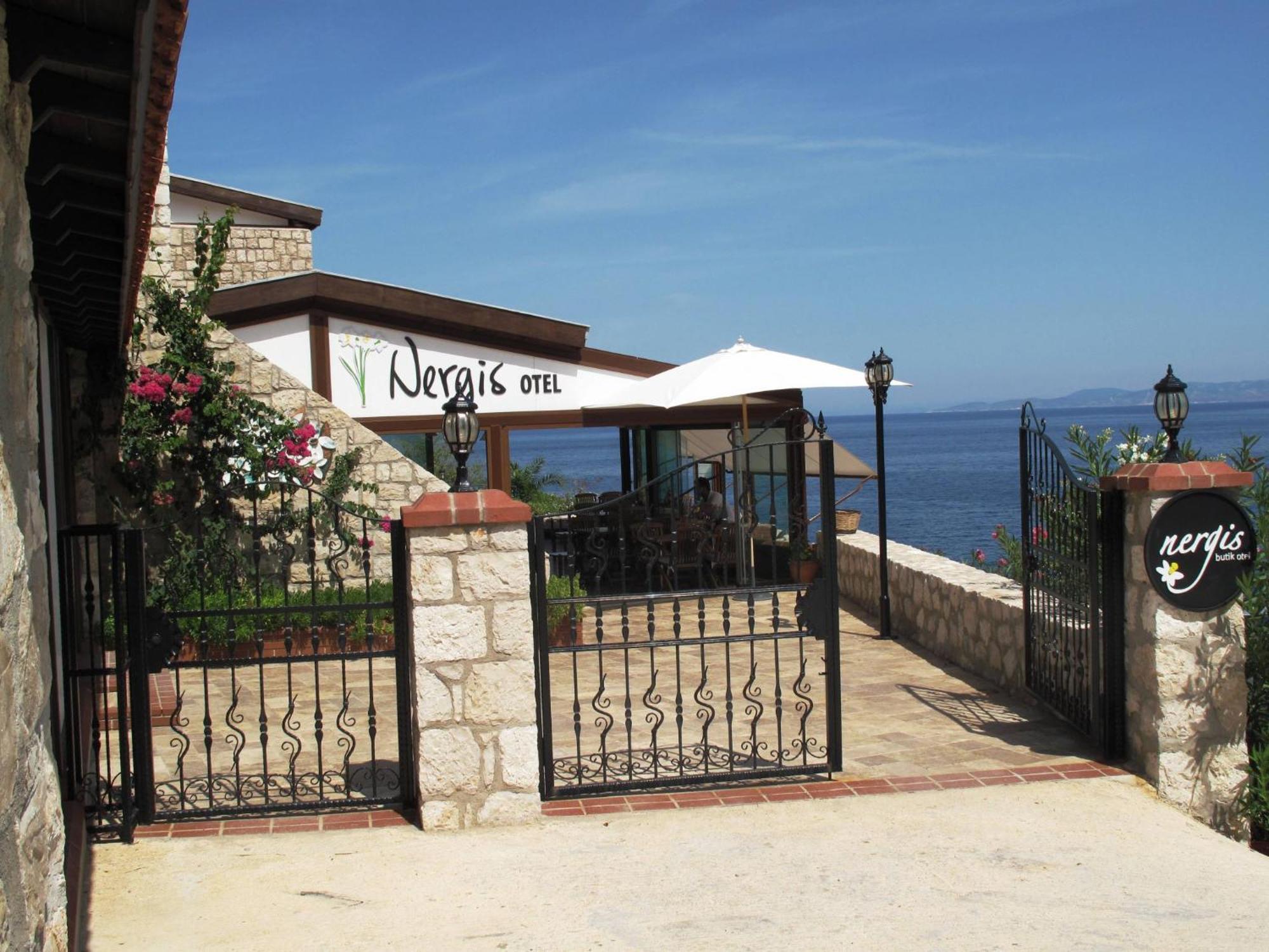 קרבורון Nergis Hotel מראה חיצוני תמונה