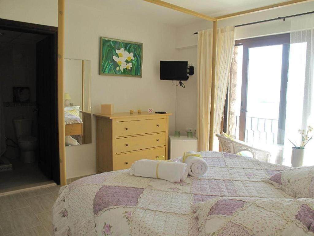 קרבורון Nergis Hotel מראה חיצוני תמונה