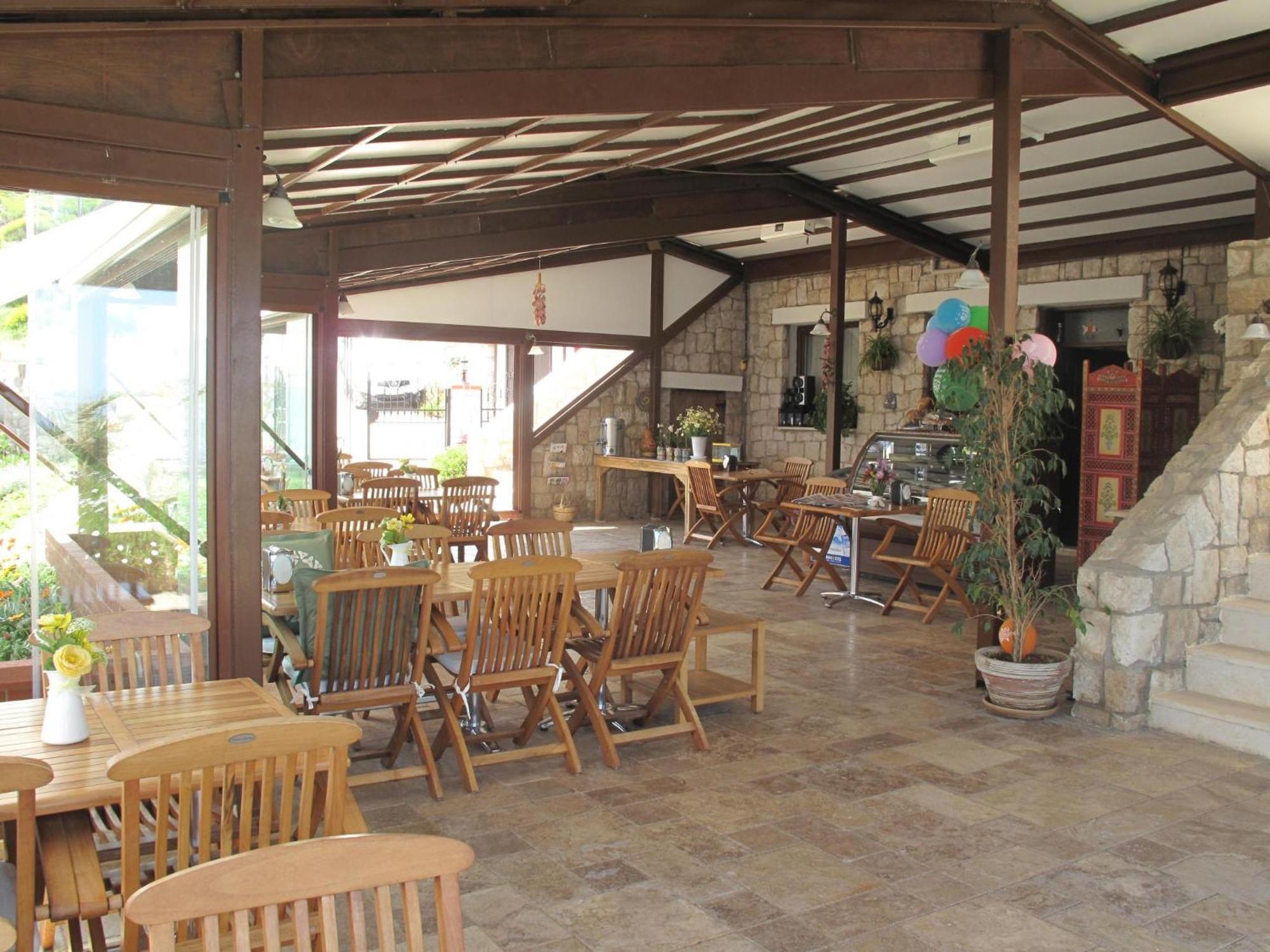 קרבורון Nergis Hotel מראה חיצוני תמונה